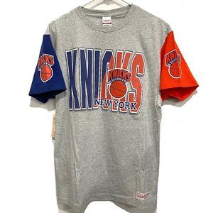 NBA NEW YORK KNICKS MITCHELL & NESS TSHIRT- COLORED SLEEVES- MEDIUM